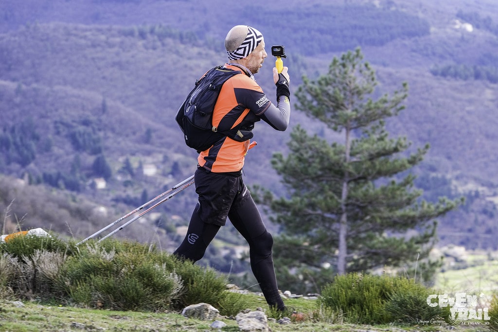 Ceven'trail coureur filme avec une gopro