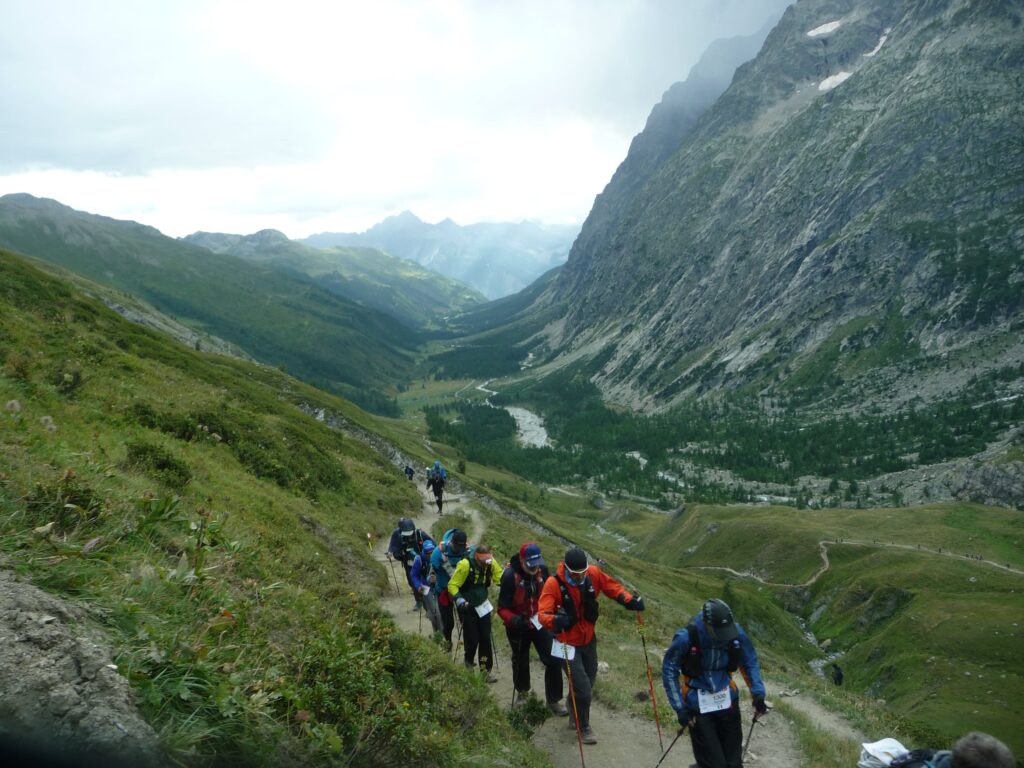 coureurs sur le parcours UTMB 2021