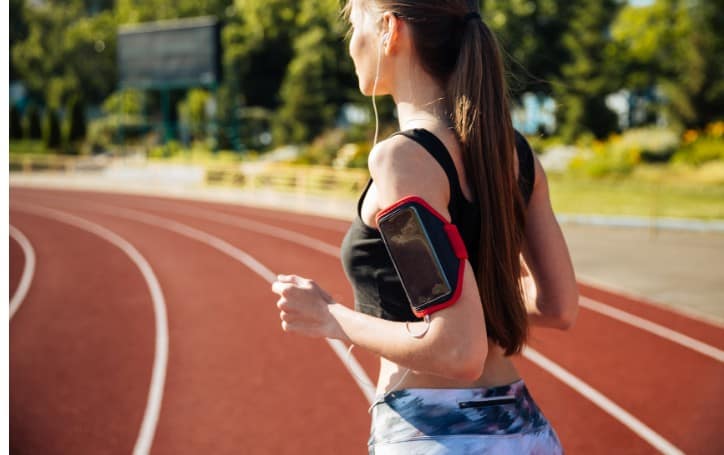 Courir avec son téléphone : Options pour transporter votre téléphone pendant que vous courez
