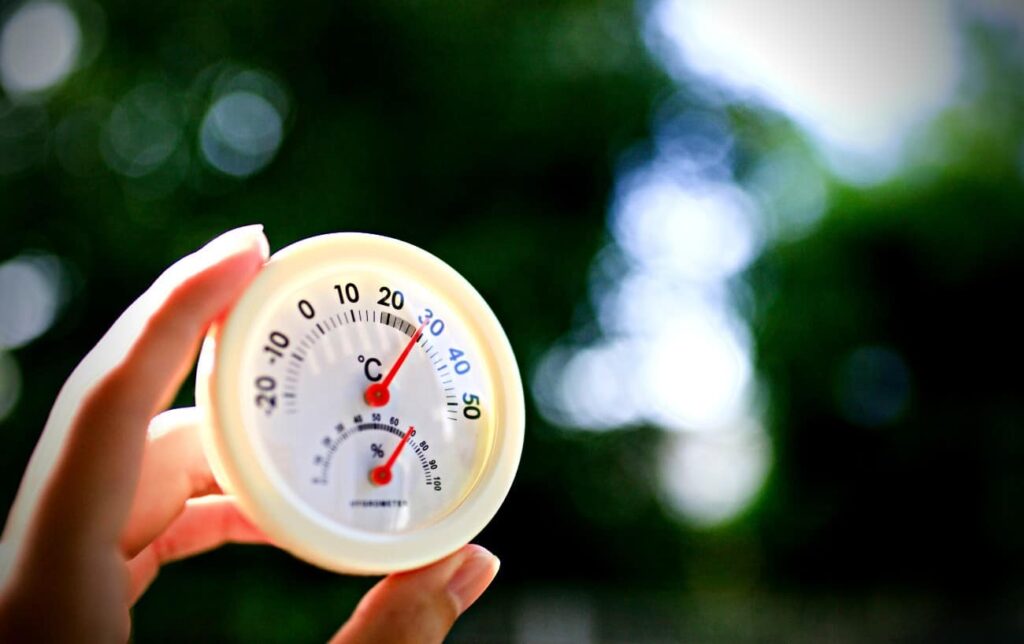 Courir dans l'humidité : Pourquoi c'est plus difficile + 10 conseils pour y survivre