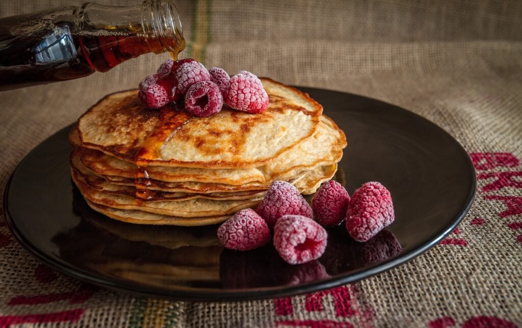 pancakes sirop d'&eacute;rable et framboises