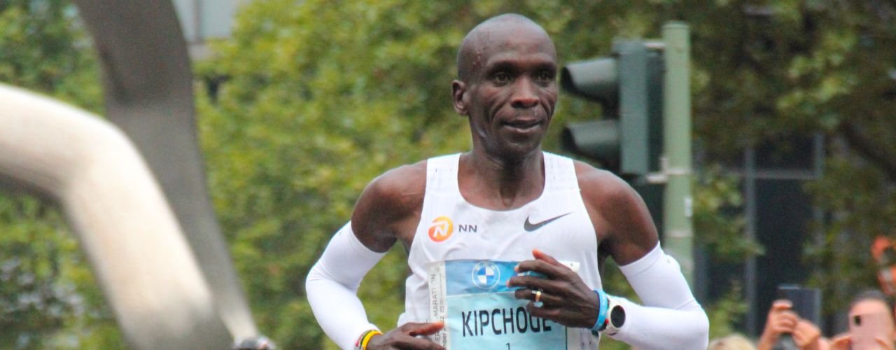 Qui est Eliud Kipchoge ? Le marathonien le plus rapide du monde