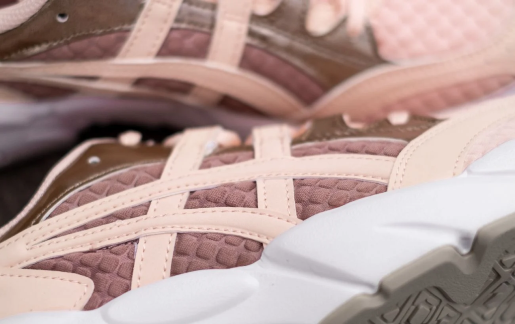 Comparaison des chaussures de running Hoka VS Asics : 5 différences principales