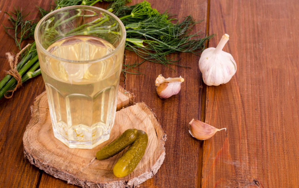 Recette de boisson électrolyte avec du jus de cornichon