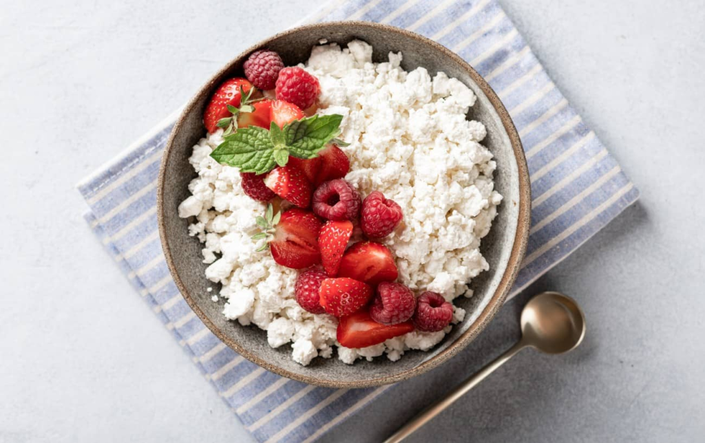 Yahourt grec avec des fruits