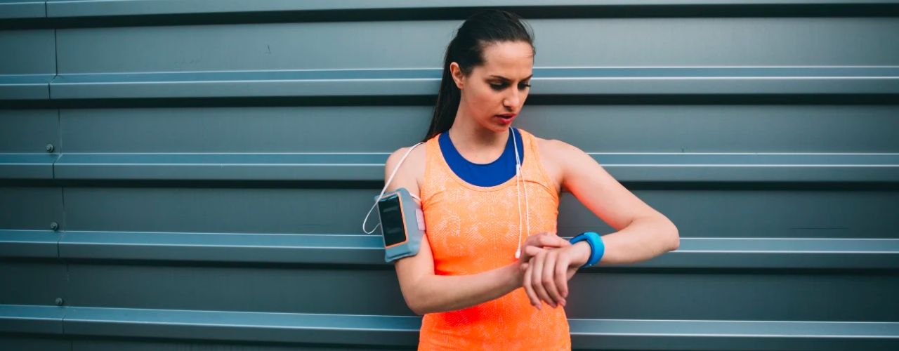 Apple Watch vs Garmin Fenix 7 : Laquelle choisir ?