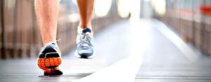 Hoka VS New Balance : Quelles différences entre les chaussures de running des 2 marques ?