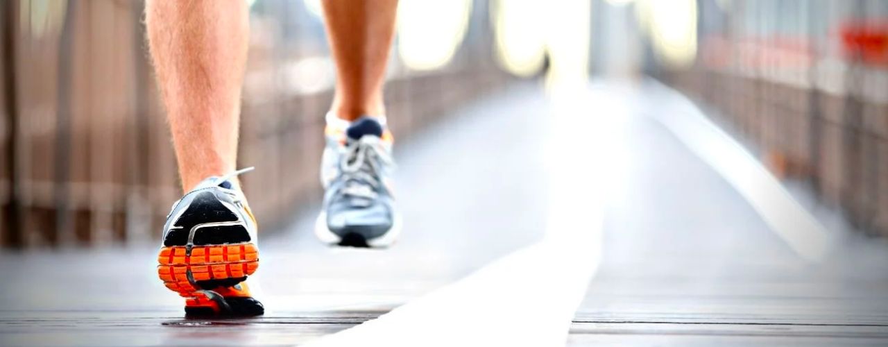 Hoka VS New Balance : Quelles différences entre les chaussures de running des 2 marques ?