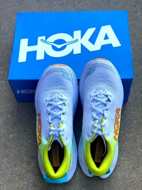 Quelle est la meilleure chaussure de running Hoka à plaque carbone ?