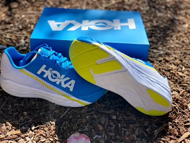 Quelle est la meilleure chaussure de running Hoka à plaque carbone ?