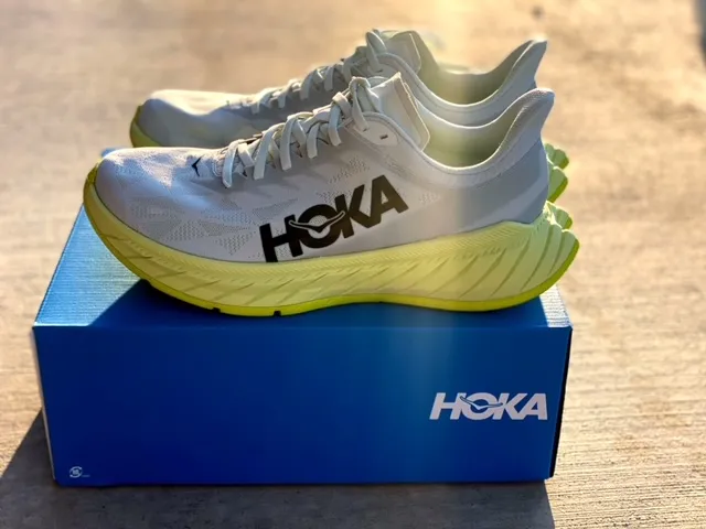 Quelle est la meilleure chaussure de running Hoka à plaque carbone ?