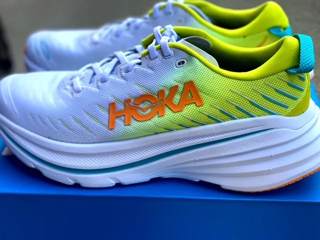 Quelle est la meilleure chaussure de running Hoka à plaque carbone ?