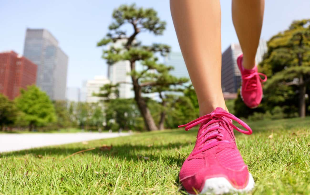 Comment s'habituer à de nouvelles chaussures de running : Conseils, avantages et 7 conseils de pro