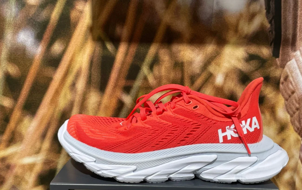 Hoka VS On Cloud : Quelles différences entre les chaussures de running des 2 marques ?