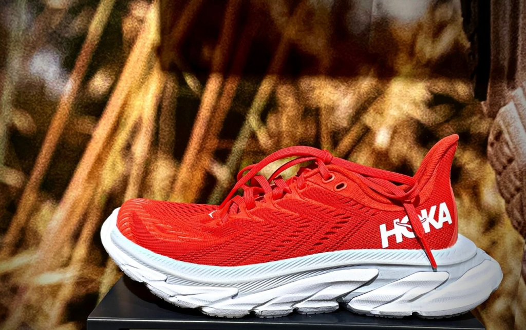 Hoka VS New Balance : Quelles différences entre les chaussures de running des 2 marques ?