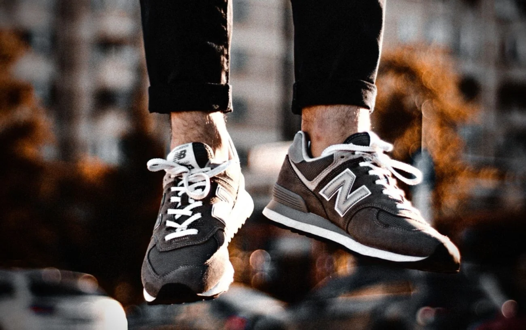 Hoka VS New Balance : Quelles différences entre les chaussures de running des 2 marques ?