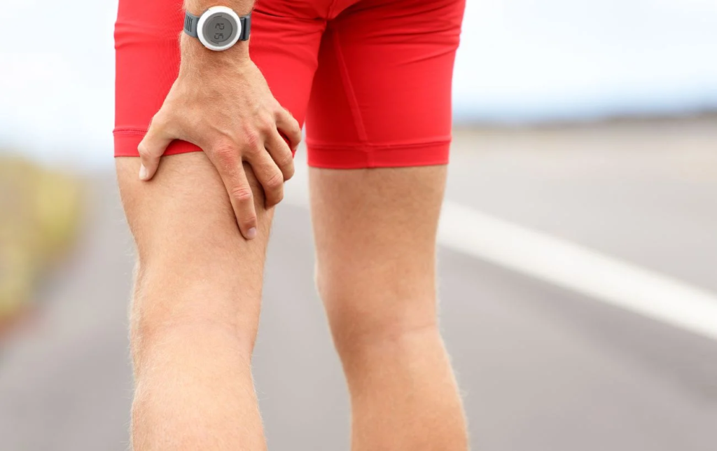 Puis-je courir avec une élongation des ischio-jambiers ? + Comment récupérer correctement ?