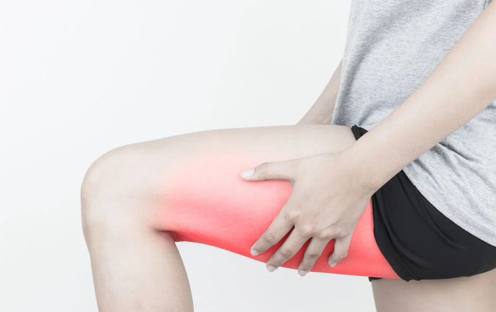 Puis-je courir avec une élongation des ischio-jambiers ? + Comment récupérer correctement ?