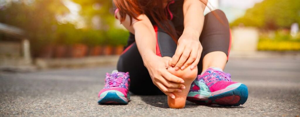 Le test de la fracture de stress du pied : Causes, symptômes et traitement