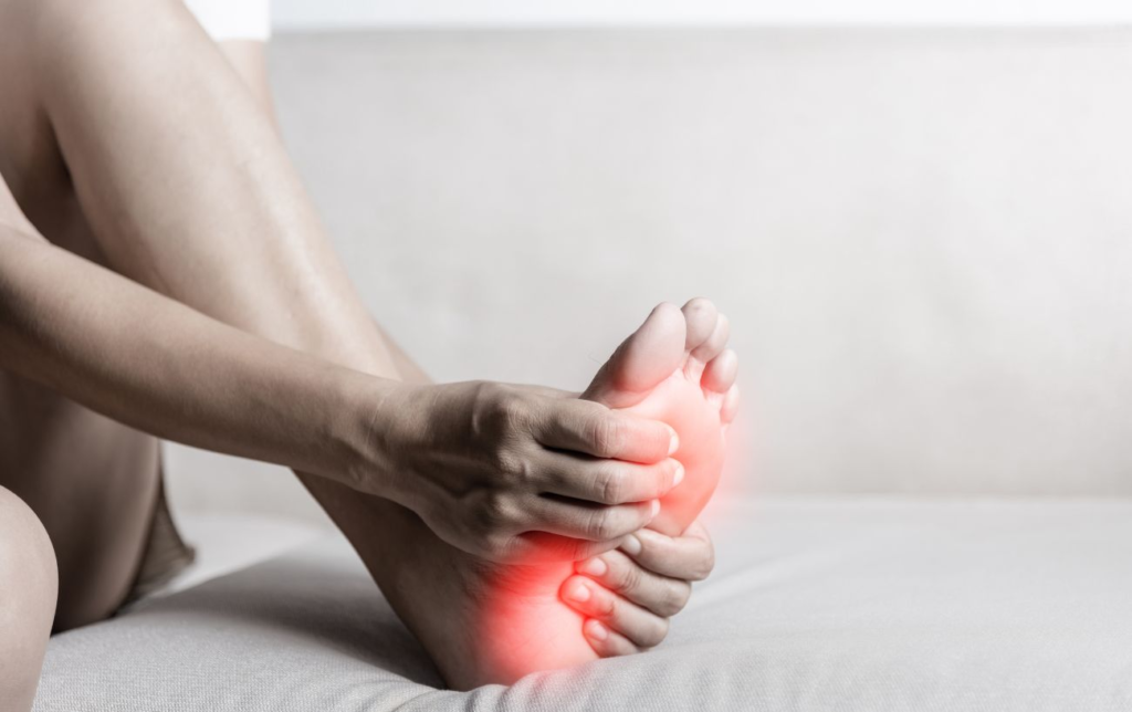 Le test de la fracture de stress du pied : Causes, symptômes et traitement