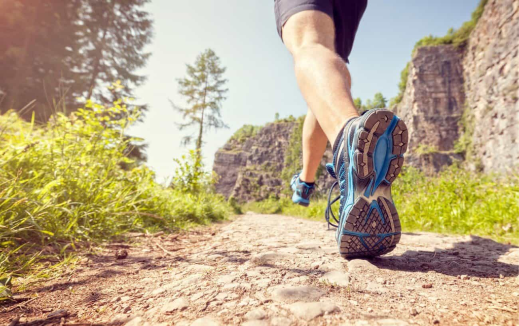 Courir à l'envers : 5 avantages du running "rétro" + 5 astuces pour y parvenir