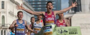 Hobbs Kessler bat le record du monde du mile sur route aux Mondiaux à Riga