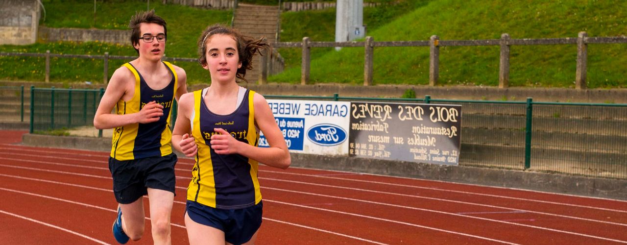 Comment prévenir les blessures en course à pied chez les adolescents sportifs ?