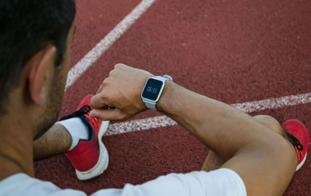 Fréquence cardiaque en course à pied : Comment la calculer pour s'entraîner dans la bonne zone ?