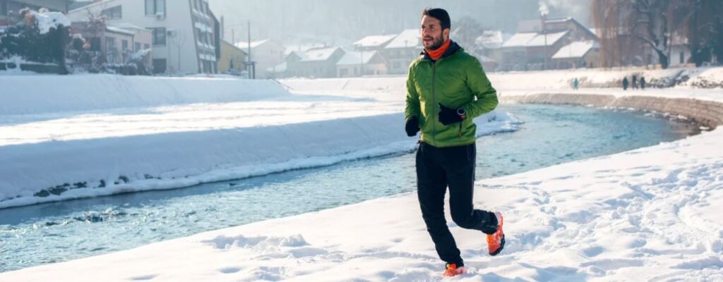 Comment bien s'habiller pour courir en hiver ? Conseils et équipements face au froid