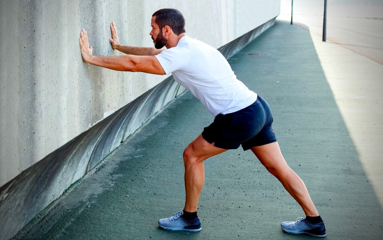 Déchirure musculaire du mollet Symptômes, causes, traitement + Comment récupérer rapidement