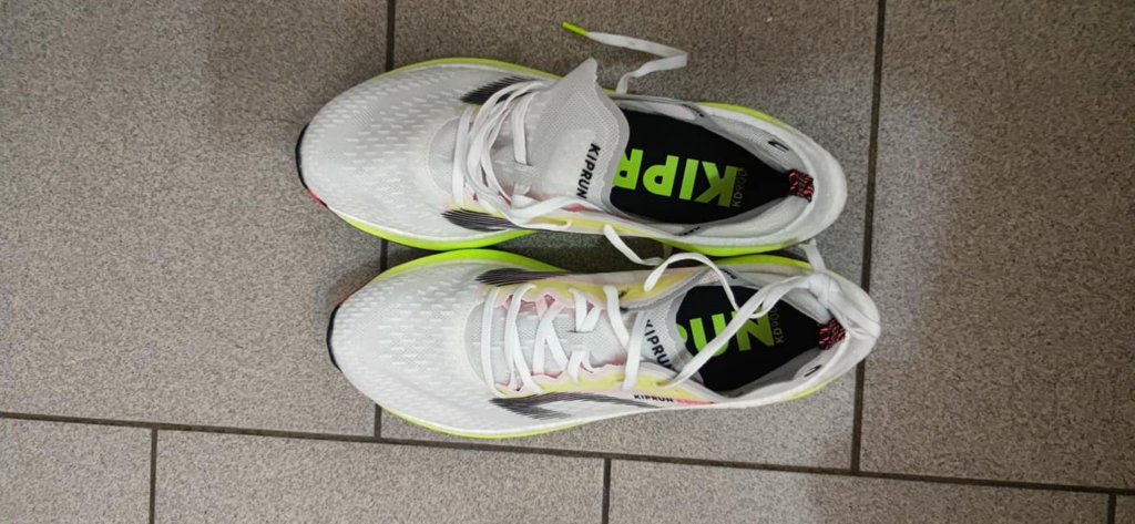 Test Kiprun KD 900 X : Chaussures à plaque carbone au meilleur rapport qualité / prix ?