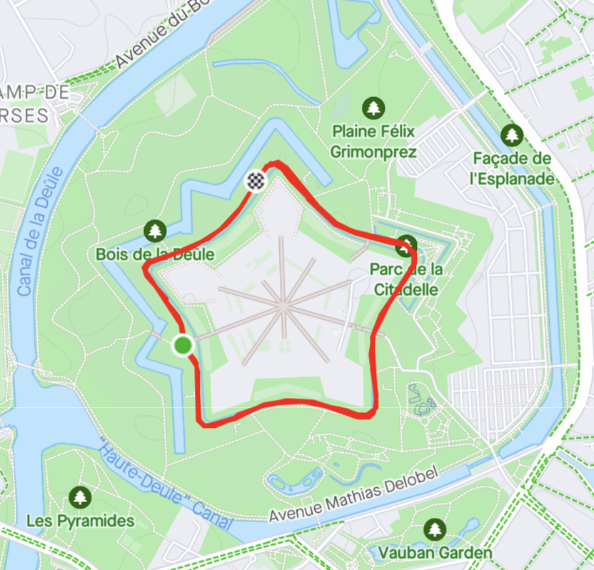 Tour de l'étoile autour des remparts (au coeur de la citadelle)
