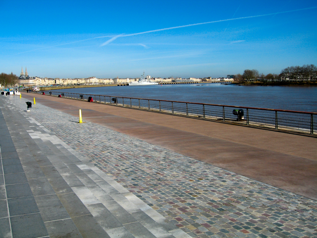 Quais de Garonne Bordeaux