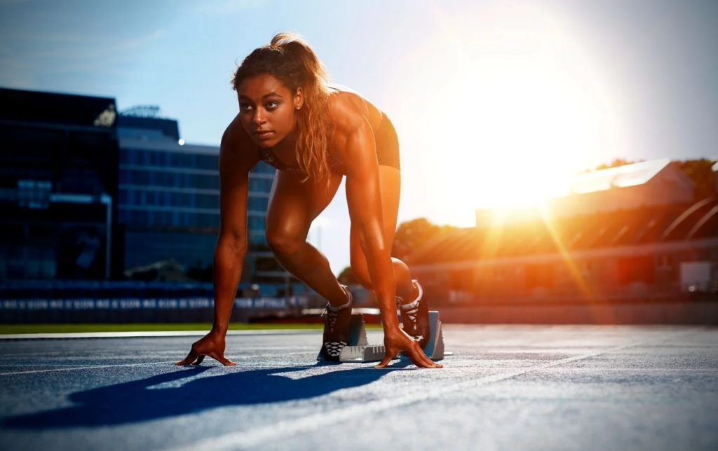 À quel âge le pic de forme est-il atteint selon le sport et le sexe ?
