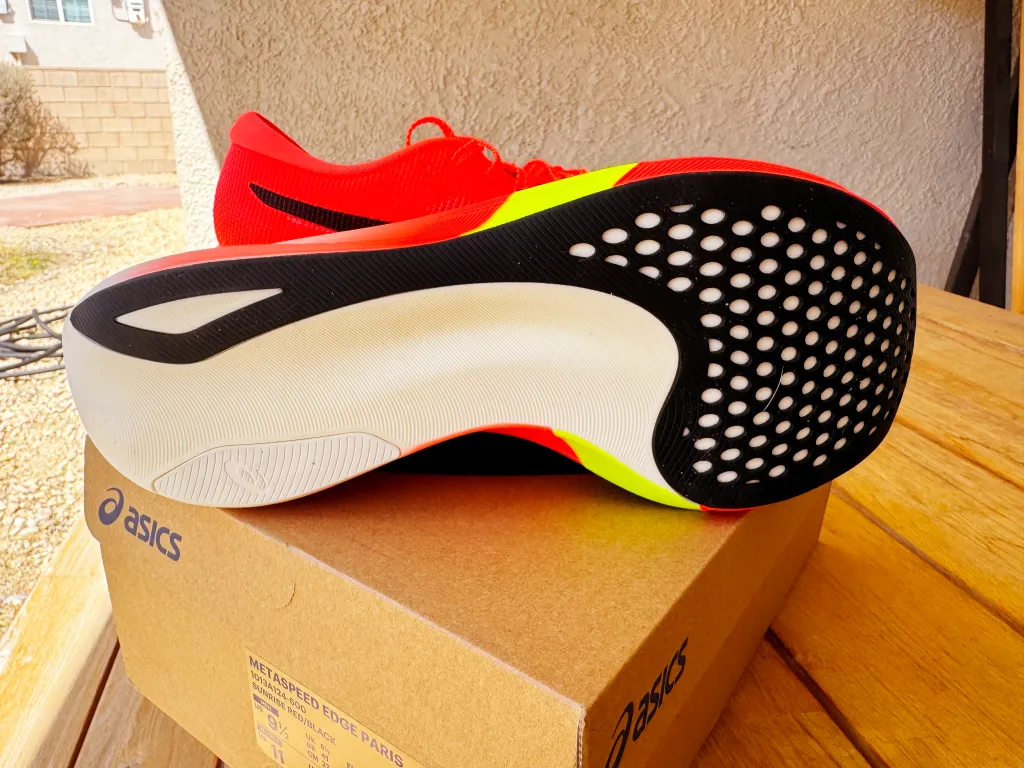 ASICS Metaspeed Edge Paris vue de la semelle extérieure