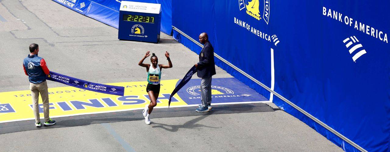 Quel prototype de chaussures portait Hellen Obiri au marathon de Boston ?