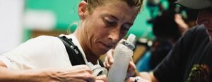 Courtney Dauwalter continue de dominer le monde de l'Ultrarunning au Mt. Fuji 100