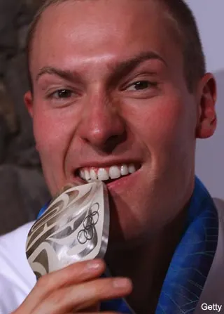  David M&ouml;ller dent cass&eacute; JO Vancouver 2010