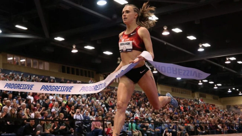 Shelby Houlihan &agrave; l'arriv&eacute;e d'une comp&eacute;tition d'athl&eacute;tisme