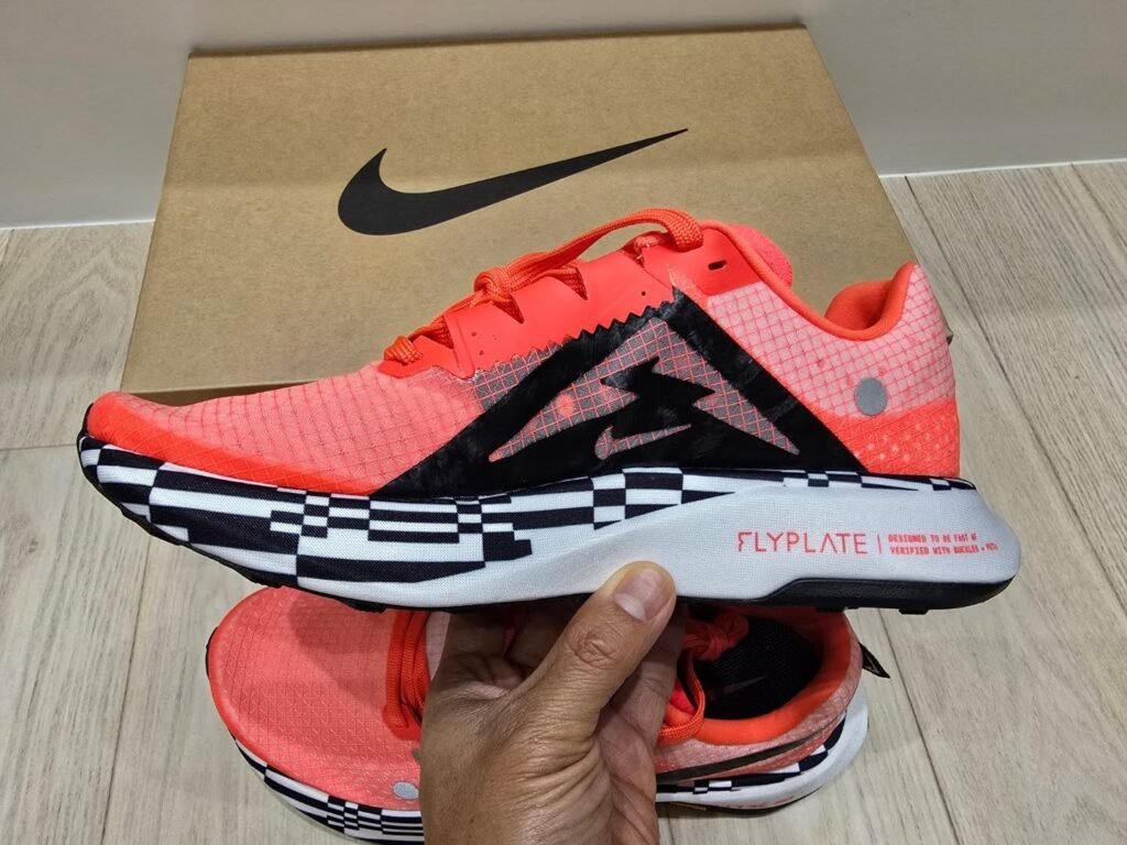 Nike Ultrafly Trail vue de c&ocirc;t&eacute;