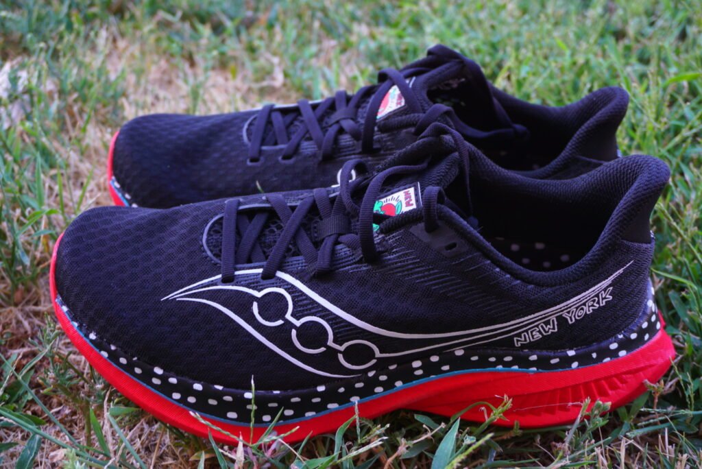 Saucony Endorphin Speed 5 vue de côté de près